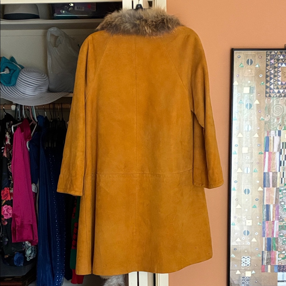 Vintage suede fox fur trimmed coat - Picture 3 of 4